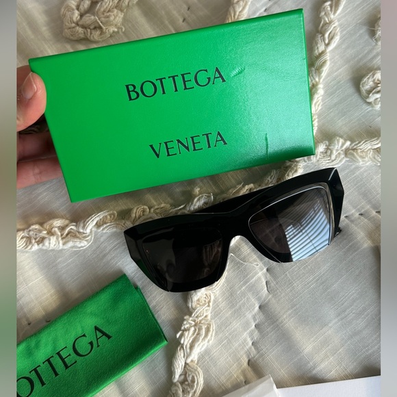 NWT Bottega Veneta Sunglasses! - Picture 2 of 9
